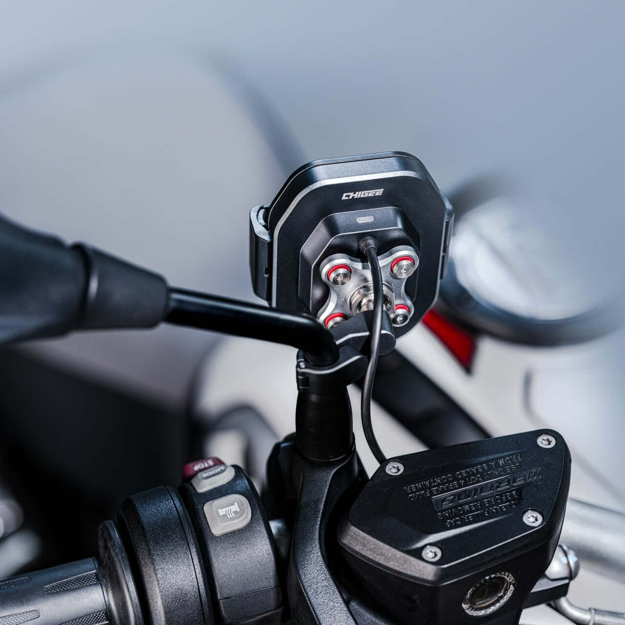 chigee-cg2-handyhalter-motorrad-mit-wireless-charger-modul image 3